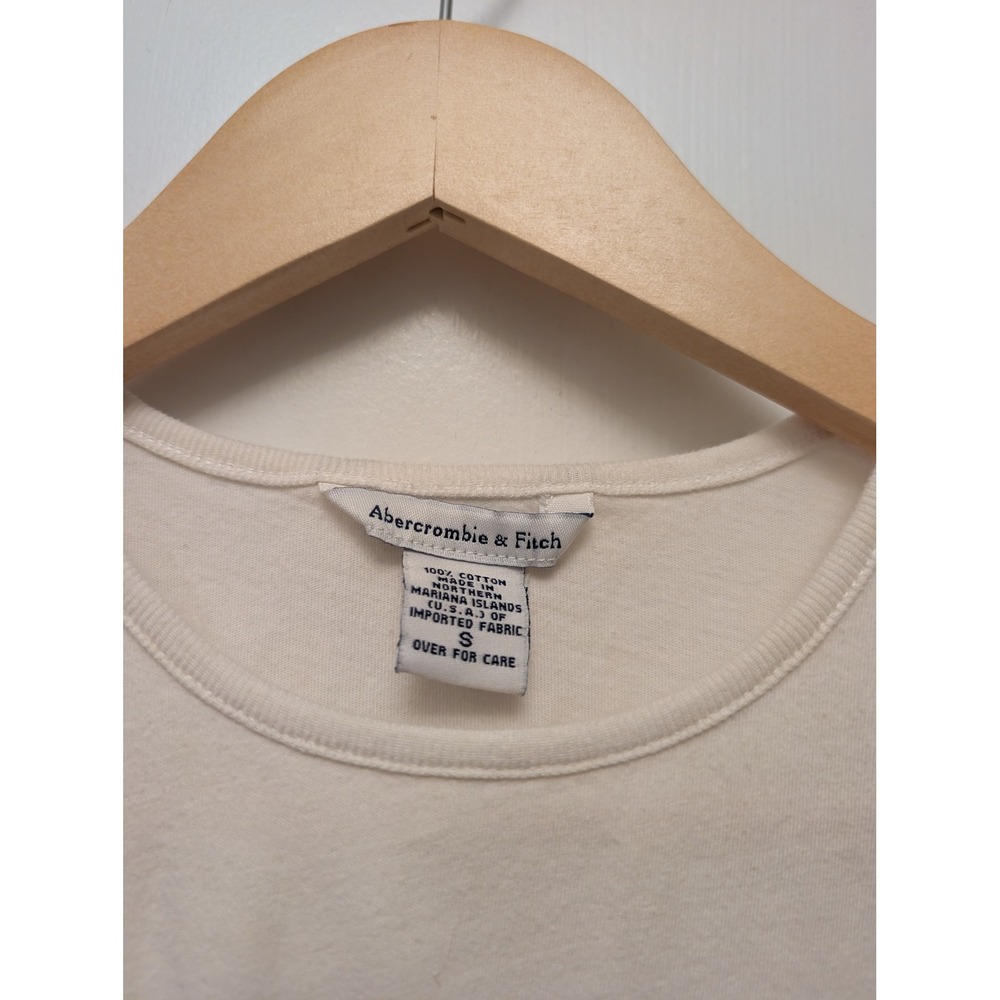 Abercrombie & Fitch Vintage Y2K Abercrombie & Beach Graphic Baby Tee White Small - Picture 5 of 6